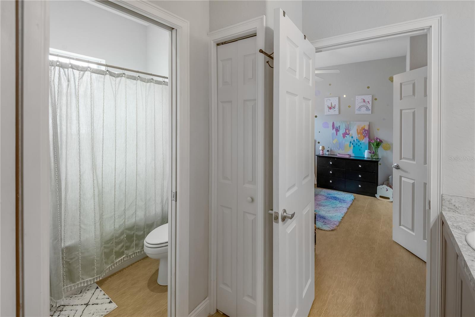 ELOISE OAKS - Residential