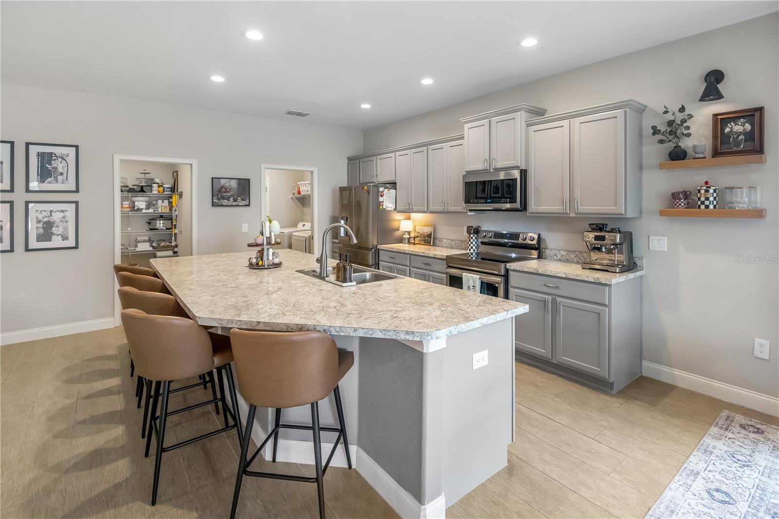 ELOISE OAKS - Residential