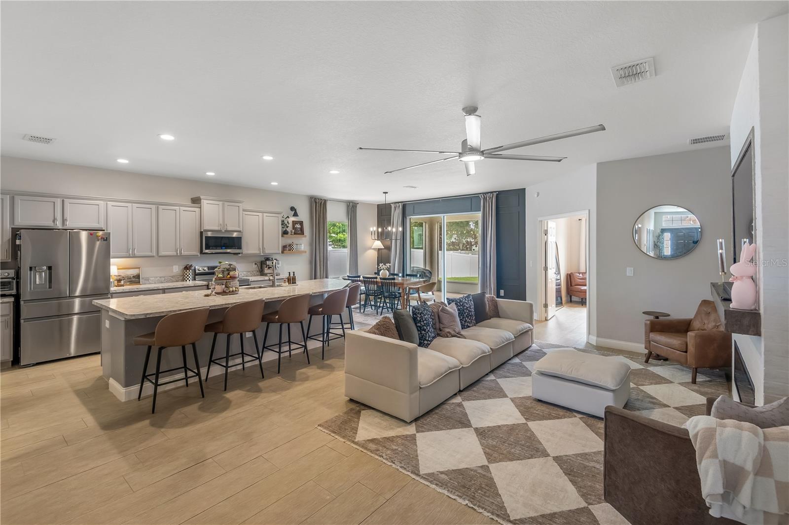 ELOISE OAKS - Residential