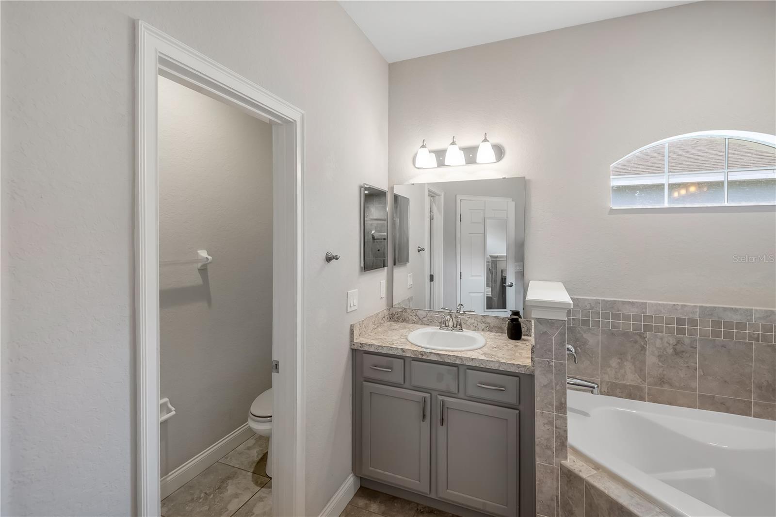 ELOISE OAKS - Residential