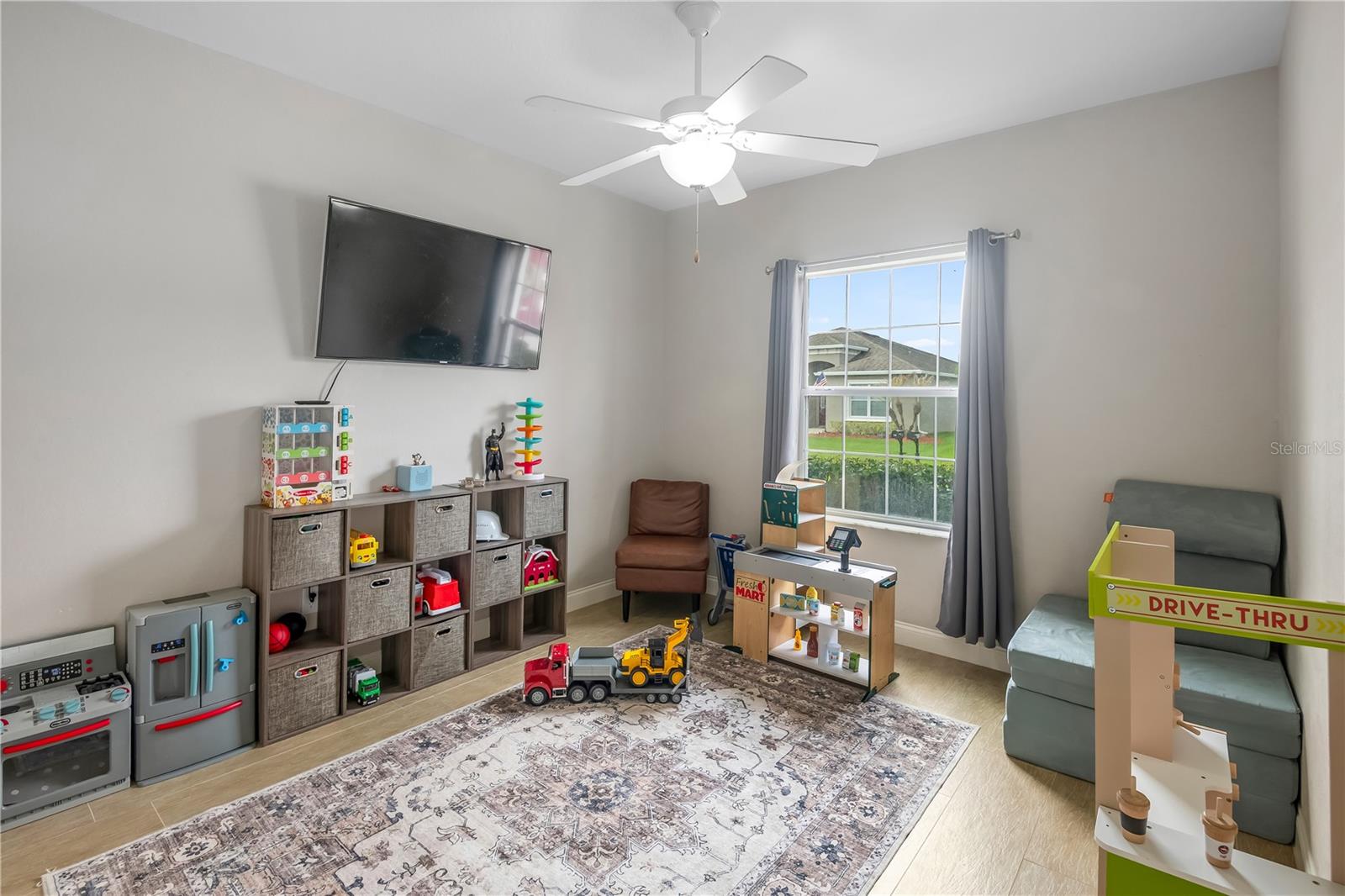 ELOISE OAKS - Residential