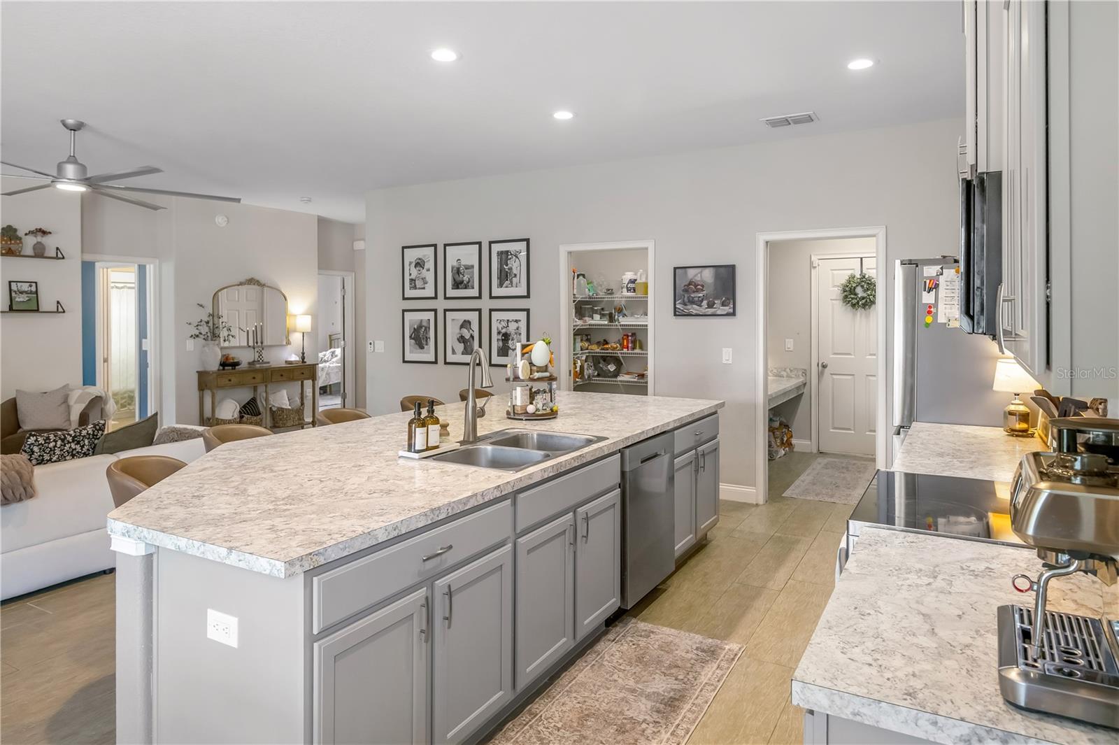 ELOISE OAKS - Residential