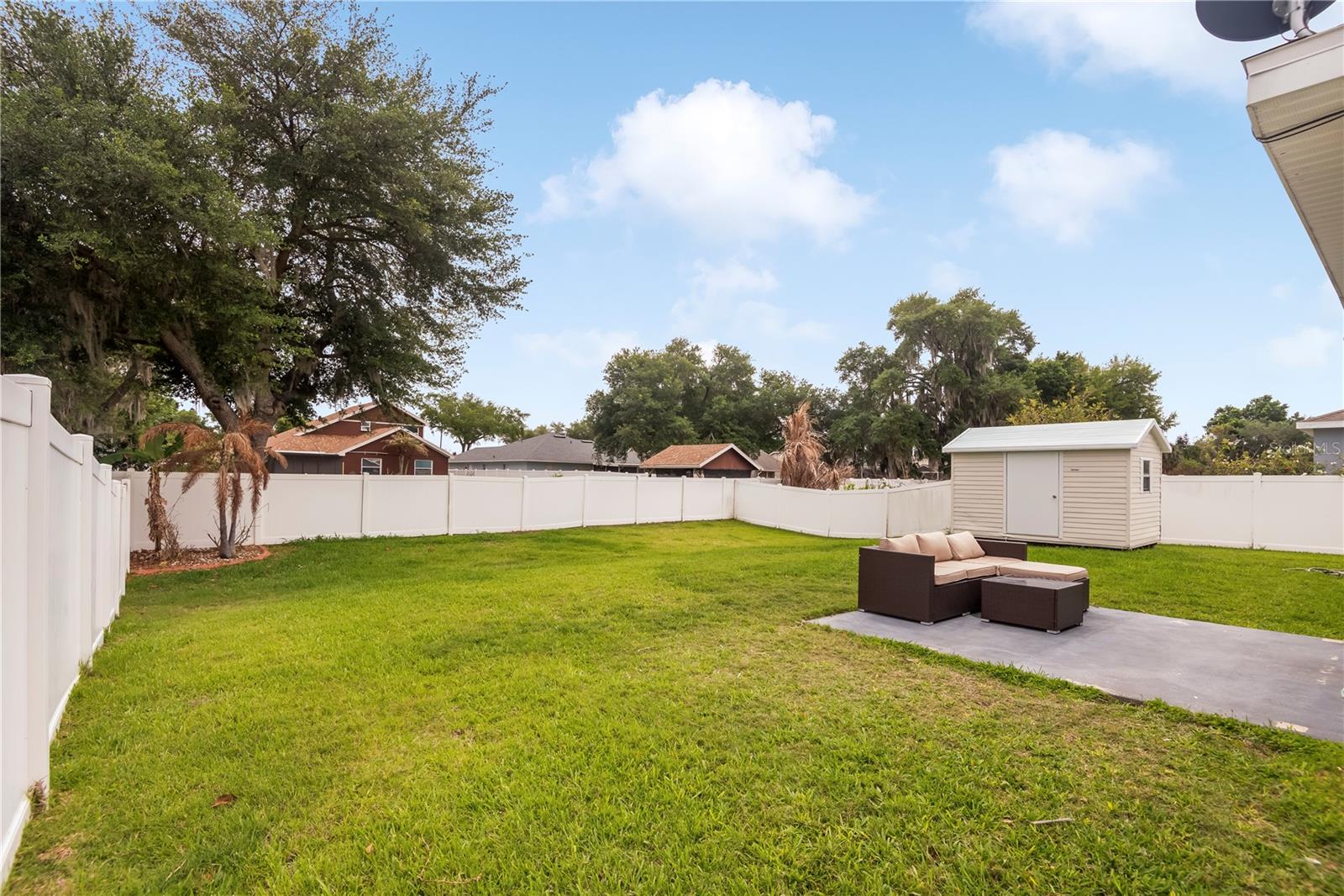 ELOISE OAKS - Residential