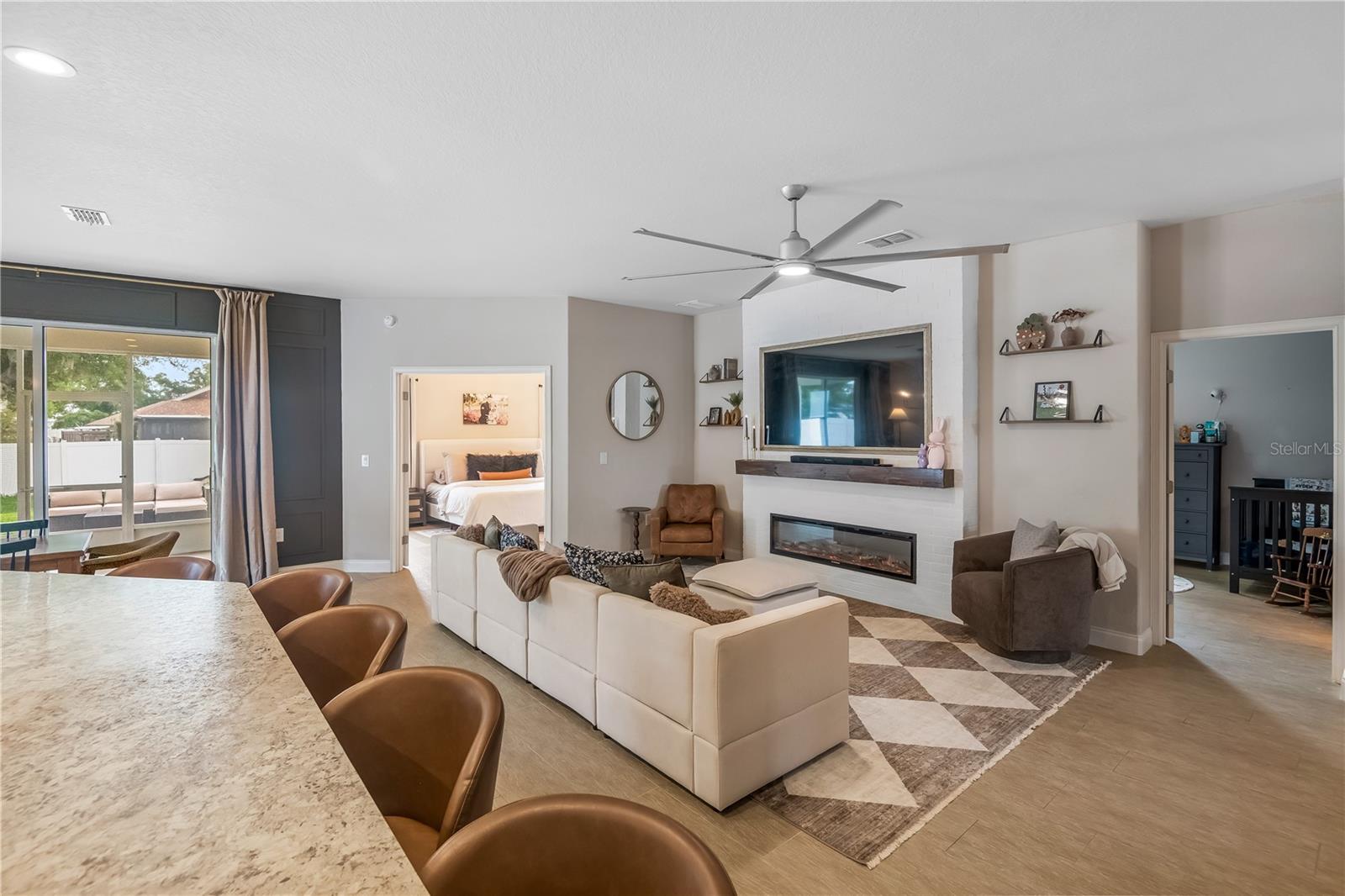 ELOISE OAKS - Residential