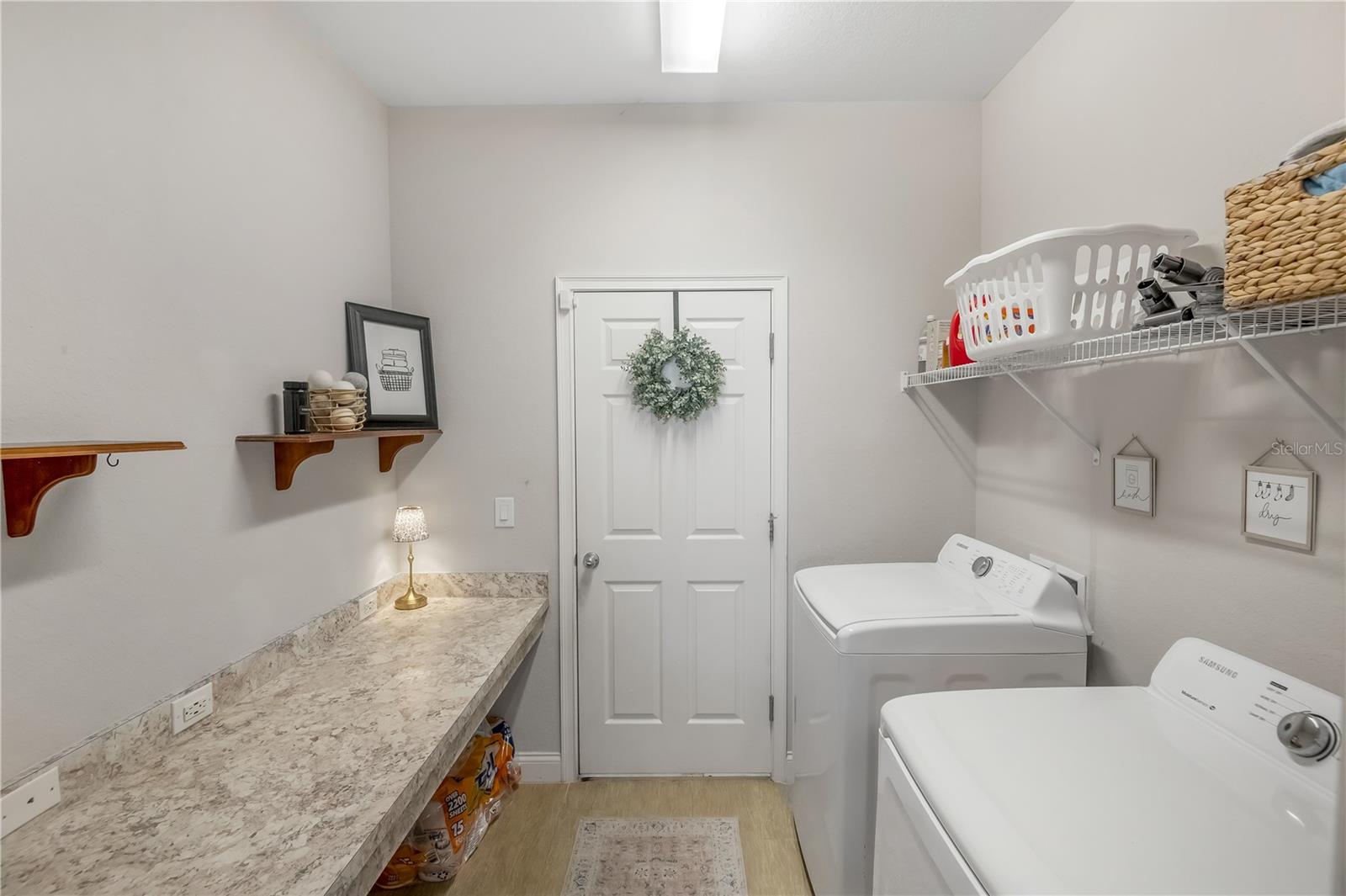 ELOISE OAKS - Residential