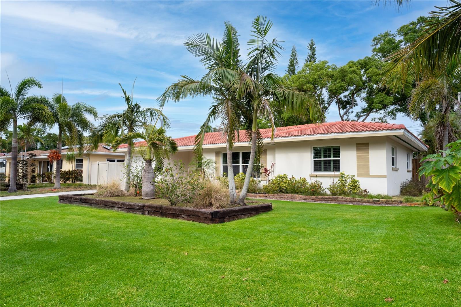 5 N MERCURY AVENUE