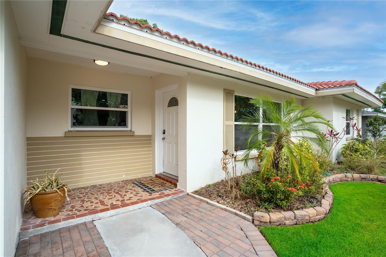 5 N MERCURY AVENUE
