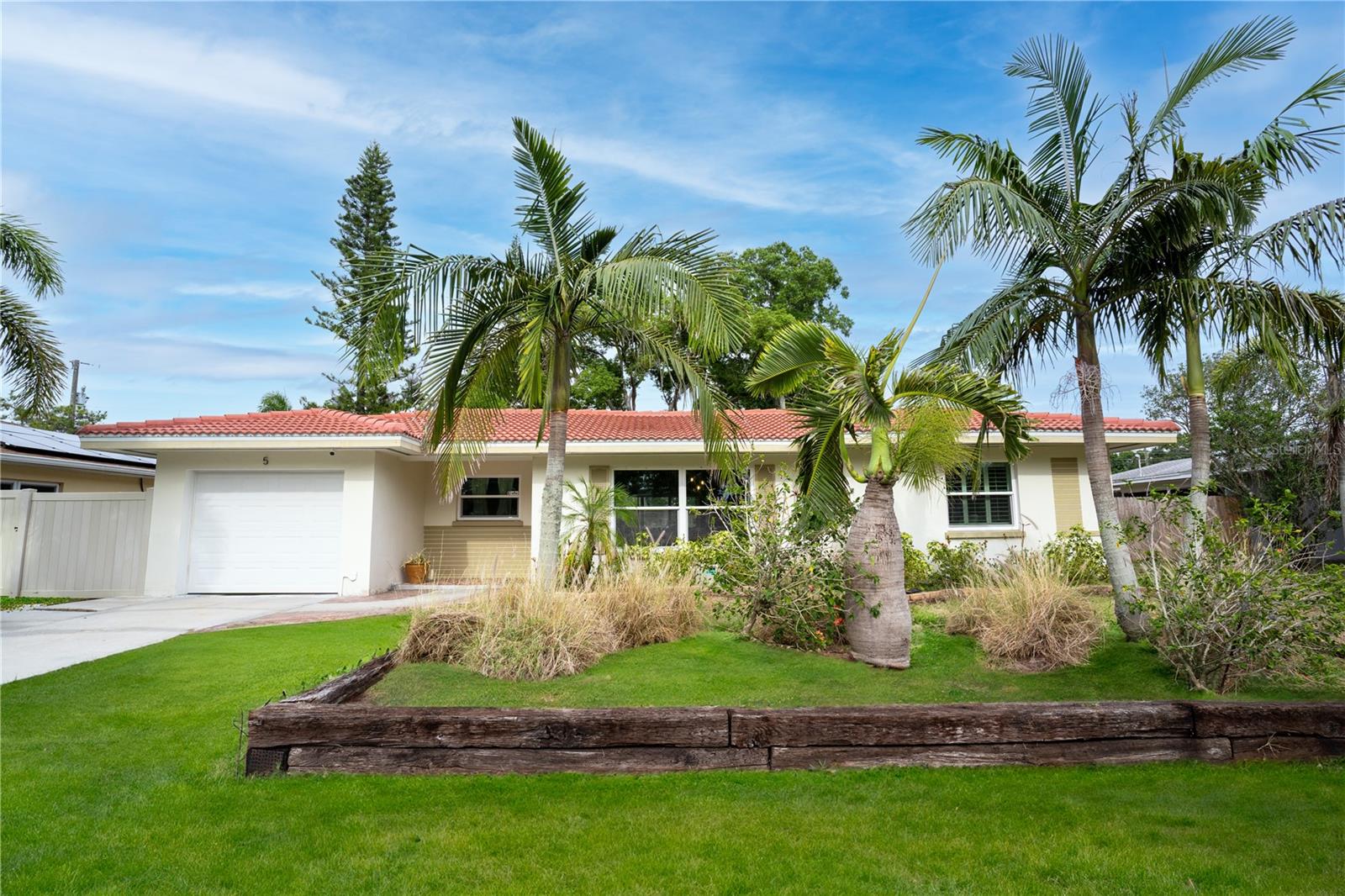 5 N MERCURY AVENUE