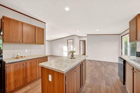 Tiny photo for 43740 Sunset Drive, Paisley, FL 32767 (MLS # G5109007)