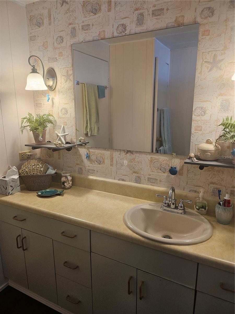 OAKWOOD MANOR - Residential