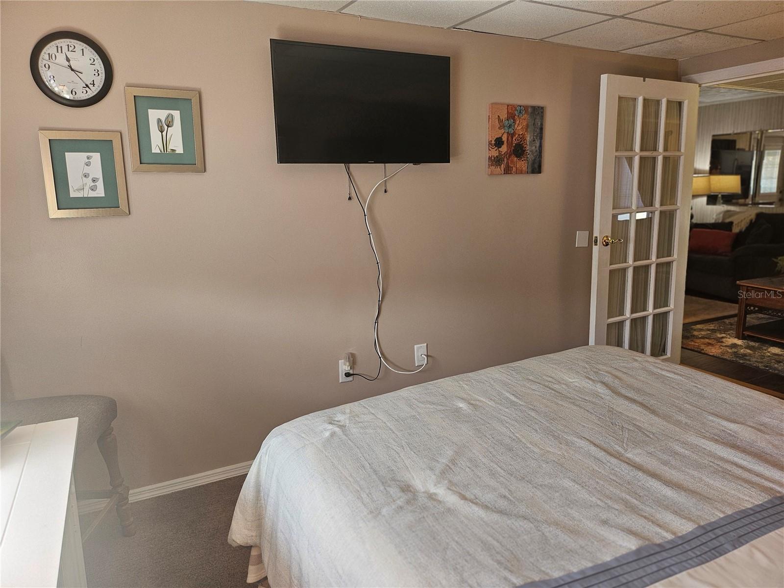 OAKWOOD MANOR - Residential