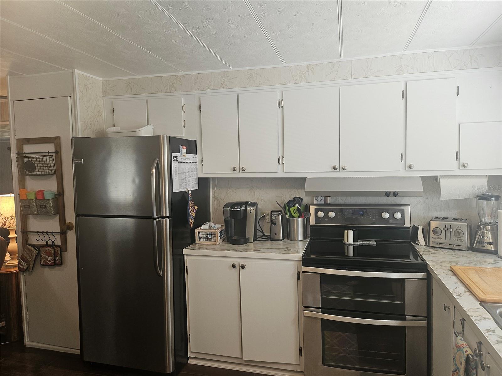 OAKWOOD MANOR - Residential