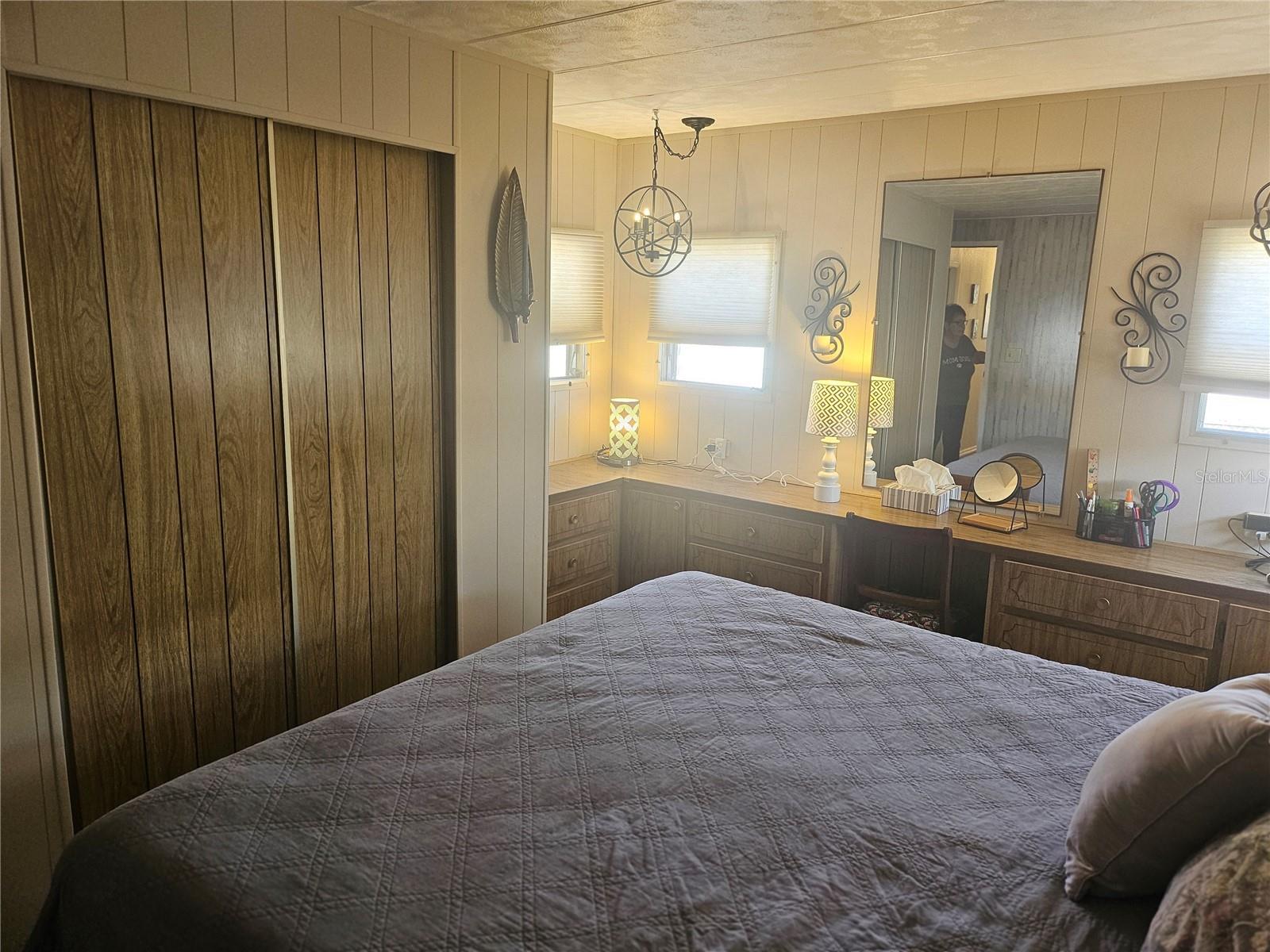 OAKWOOD MANOR - Residential