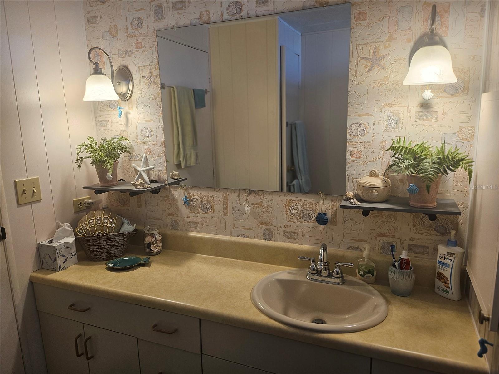 OAKWOOD MANOR - Residential