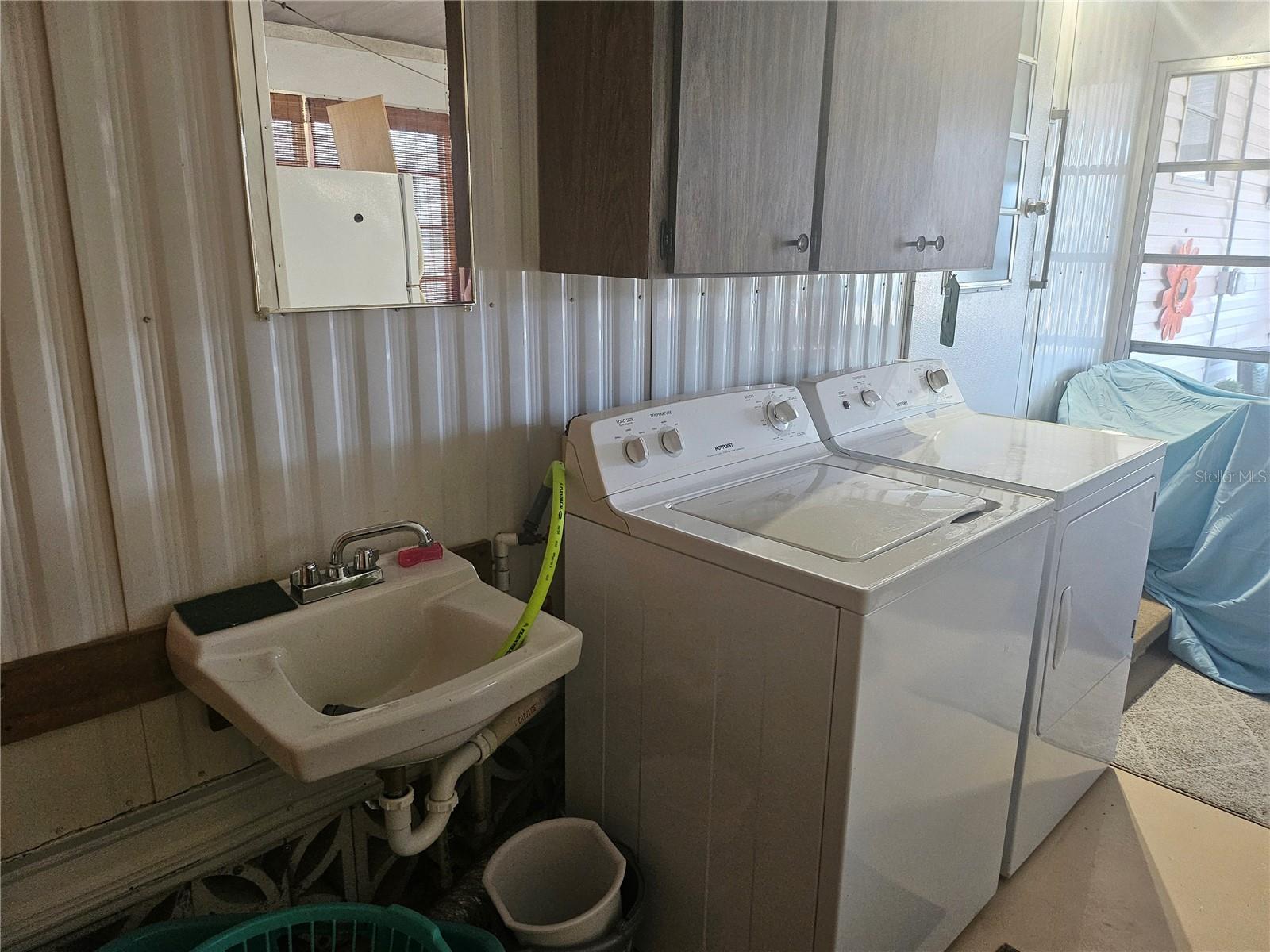 OAKWOOD MANOR - Residential