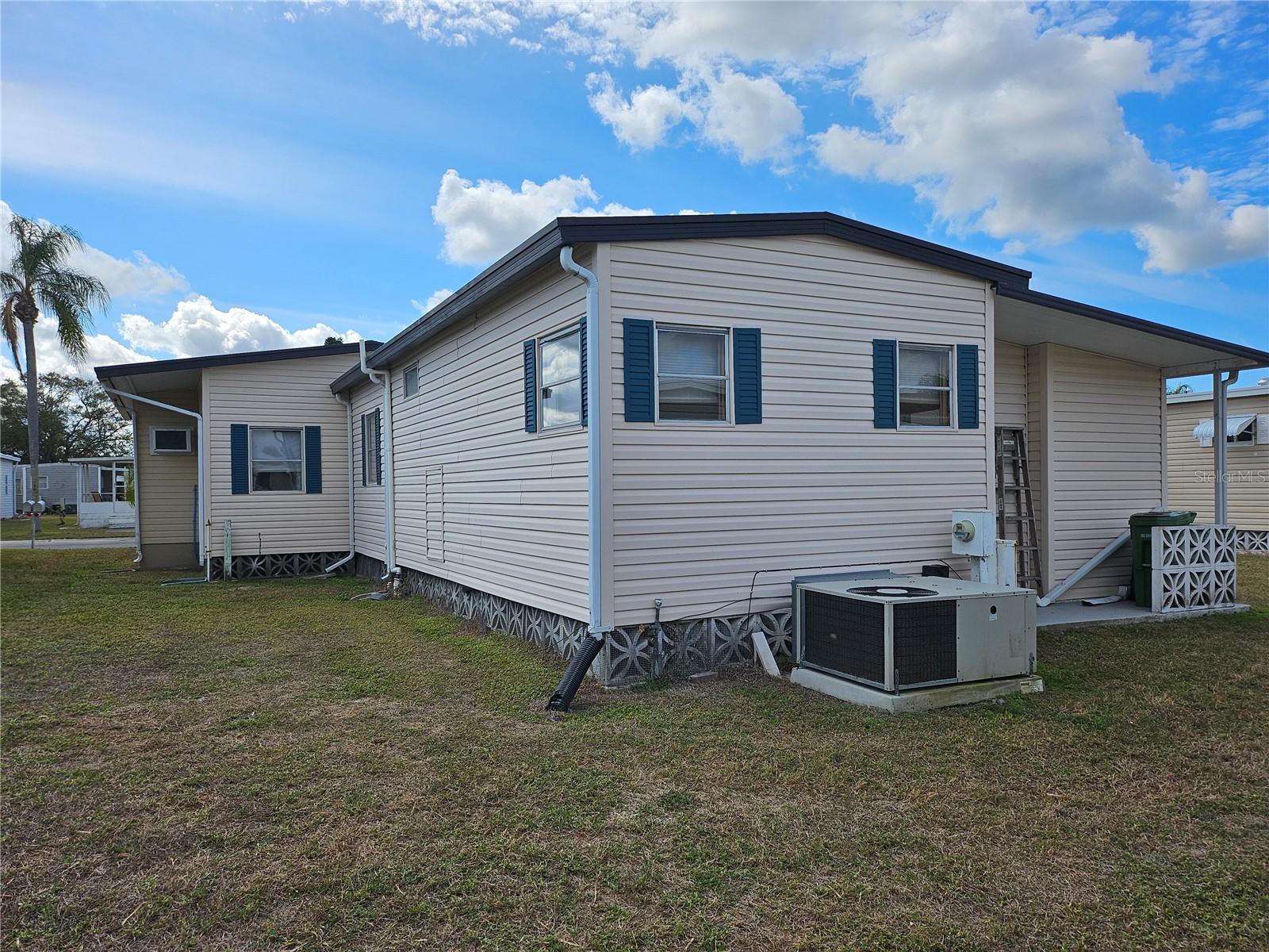 OAKWOOD MANOR - Residential