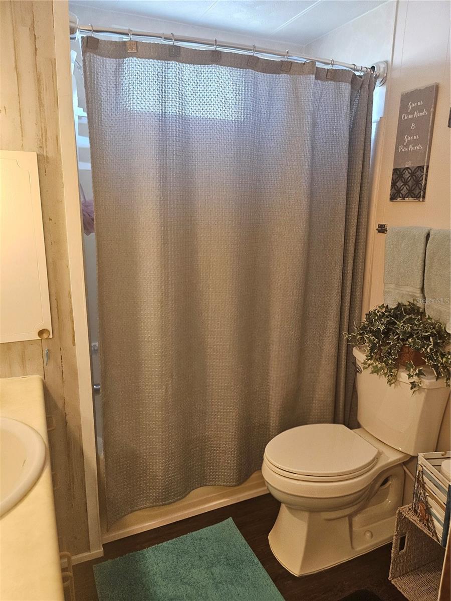 OAKWOOD MANOR - Residential