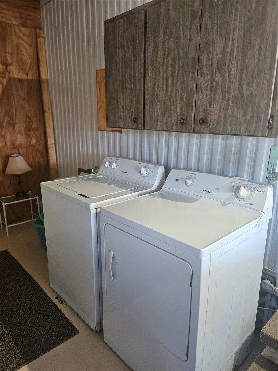 OAKWOOD MANOR - Residential