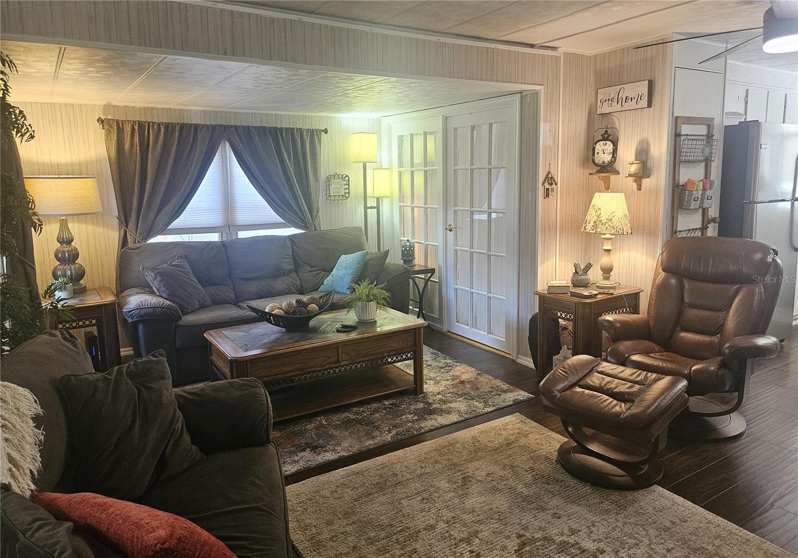 OAKWOOD MANOR - Residential