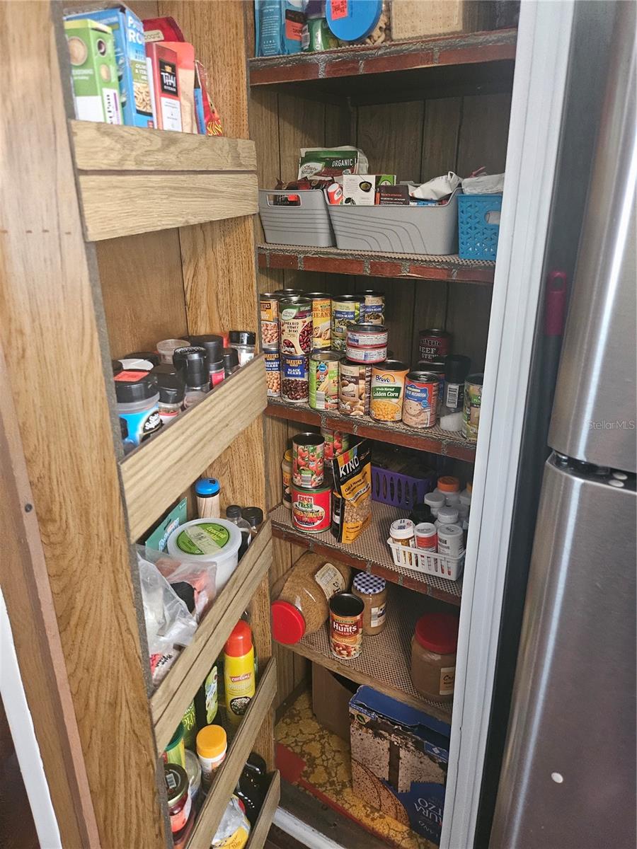 OAKWOOD MANOR - Residential