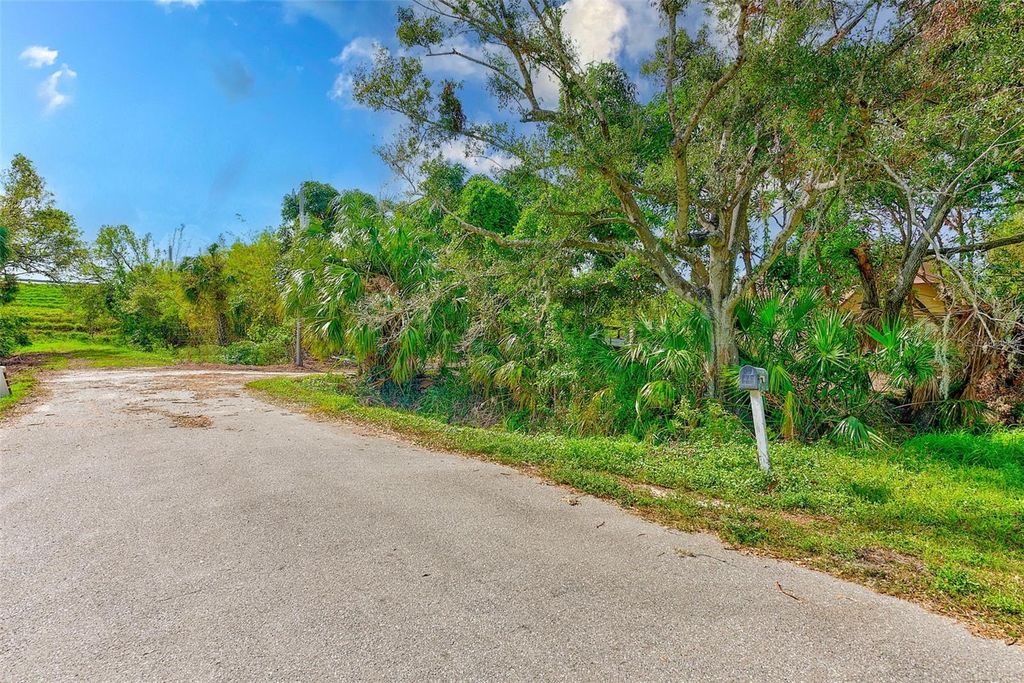 Photo of 7915 18th Avenue E, Palmetto, FL 34221 (MLS # TB8320817)