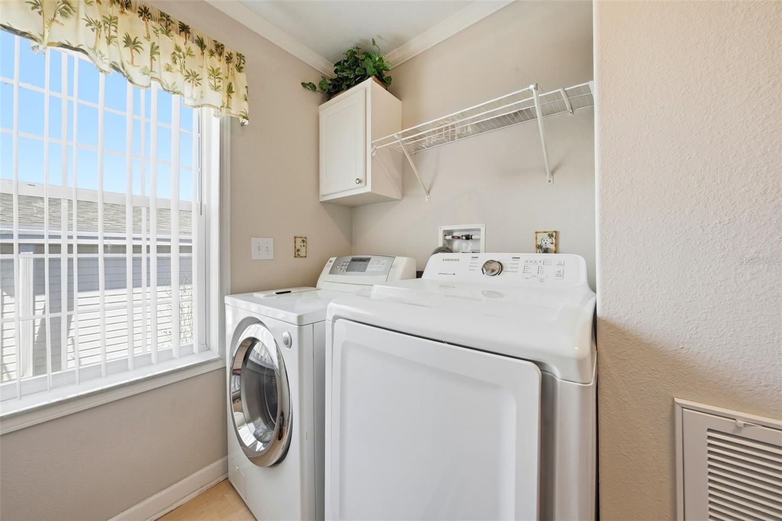 LAKE YALE ESTATES - Residential