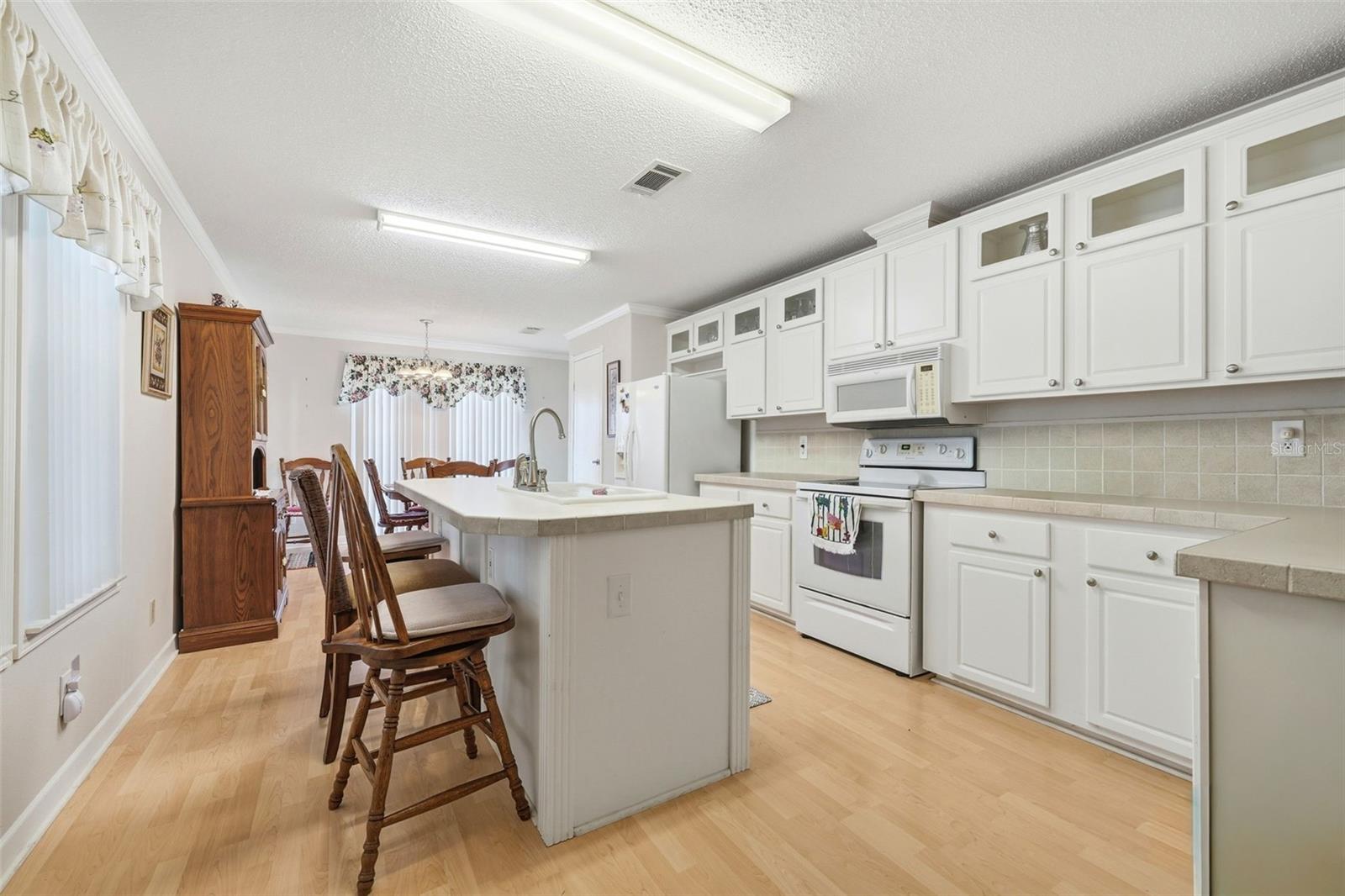 LAKE YALE ESTATES - Residential