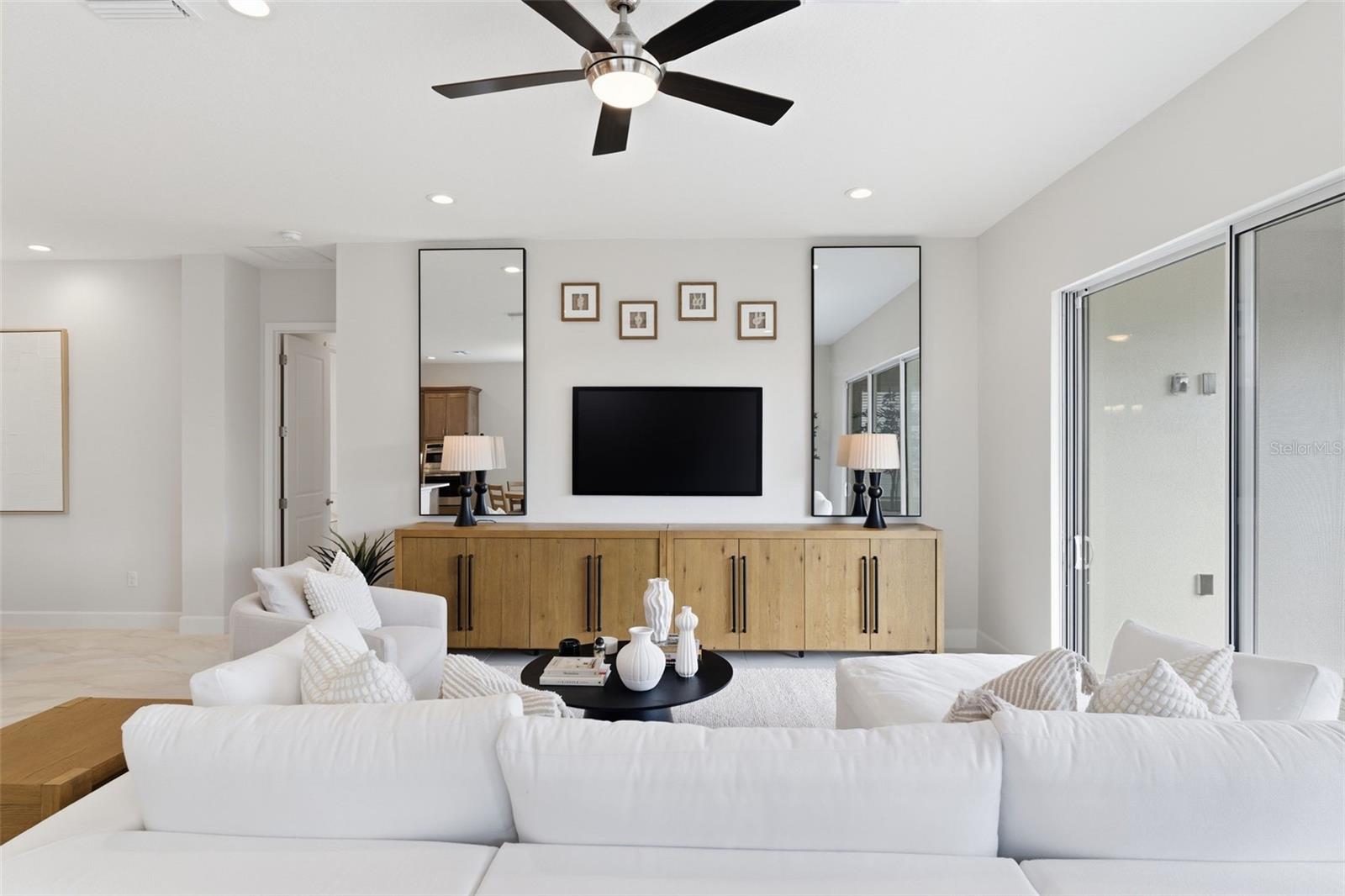 VALENCIA RIDGE - Residential