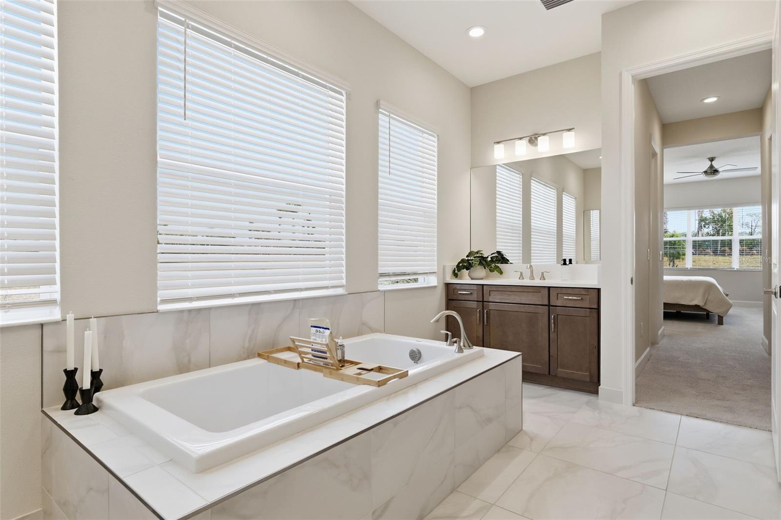 VALENCIA RIDGE - Residential