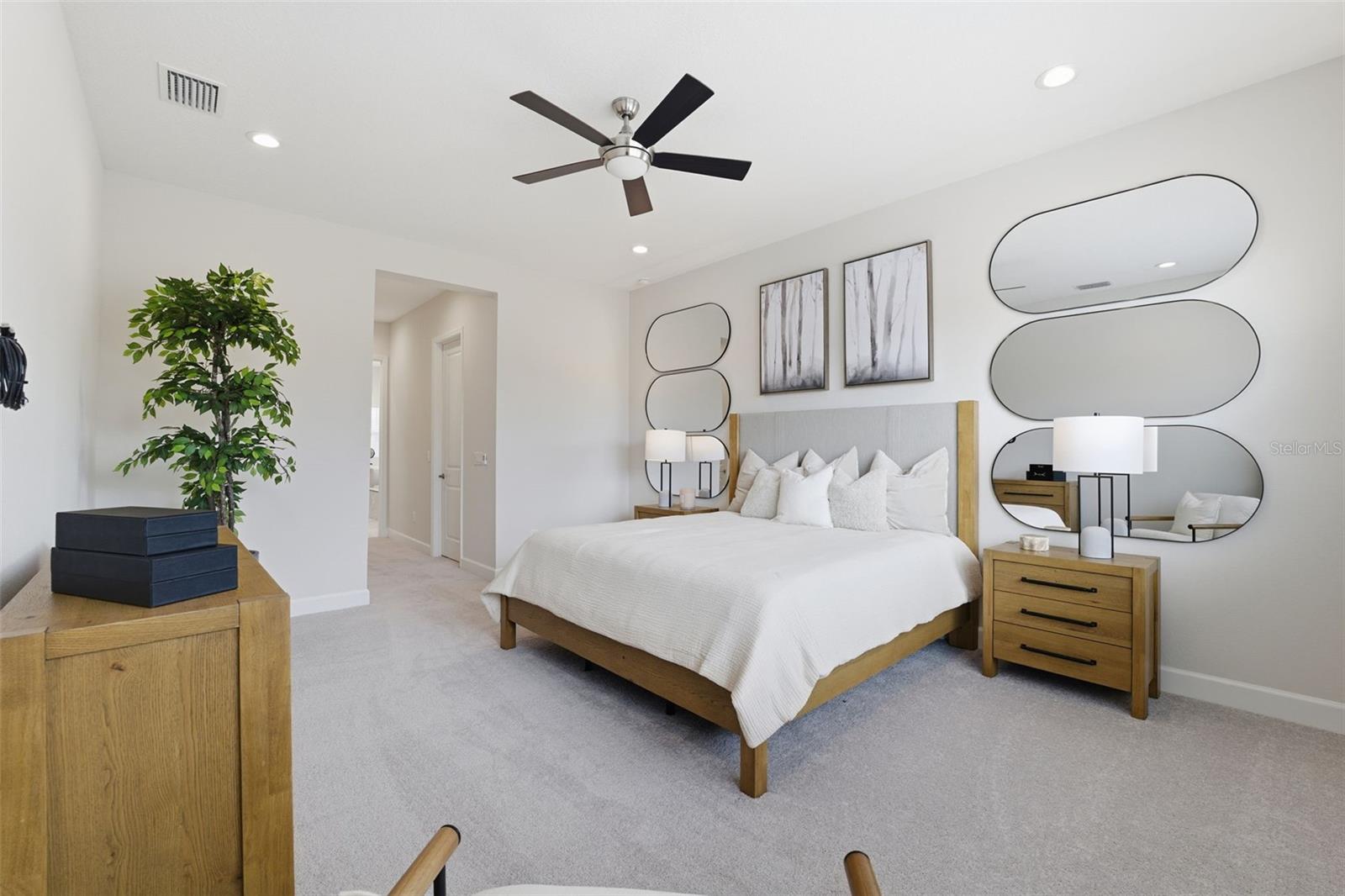 VALENCIA RIDGE - Residential