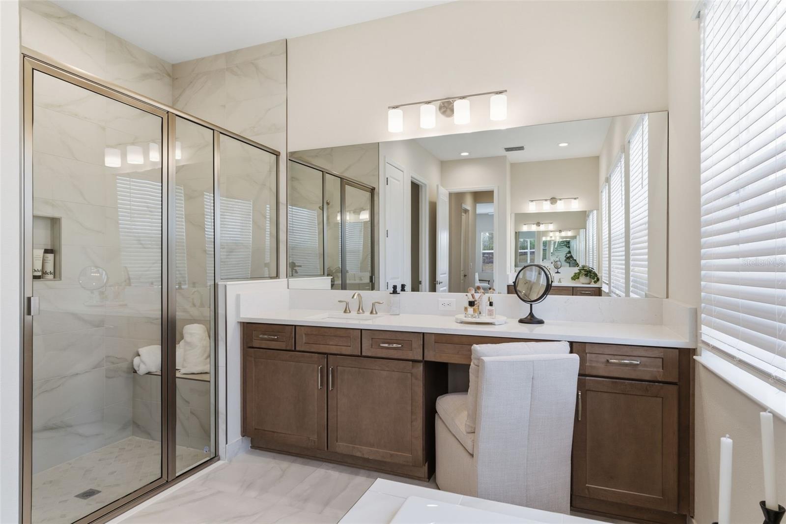 VALENCIA RIDGE - Residential