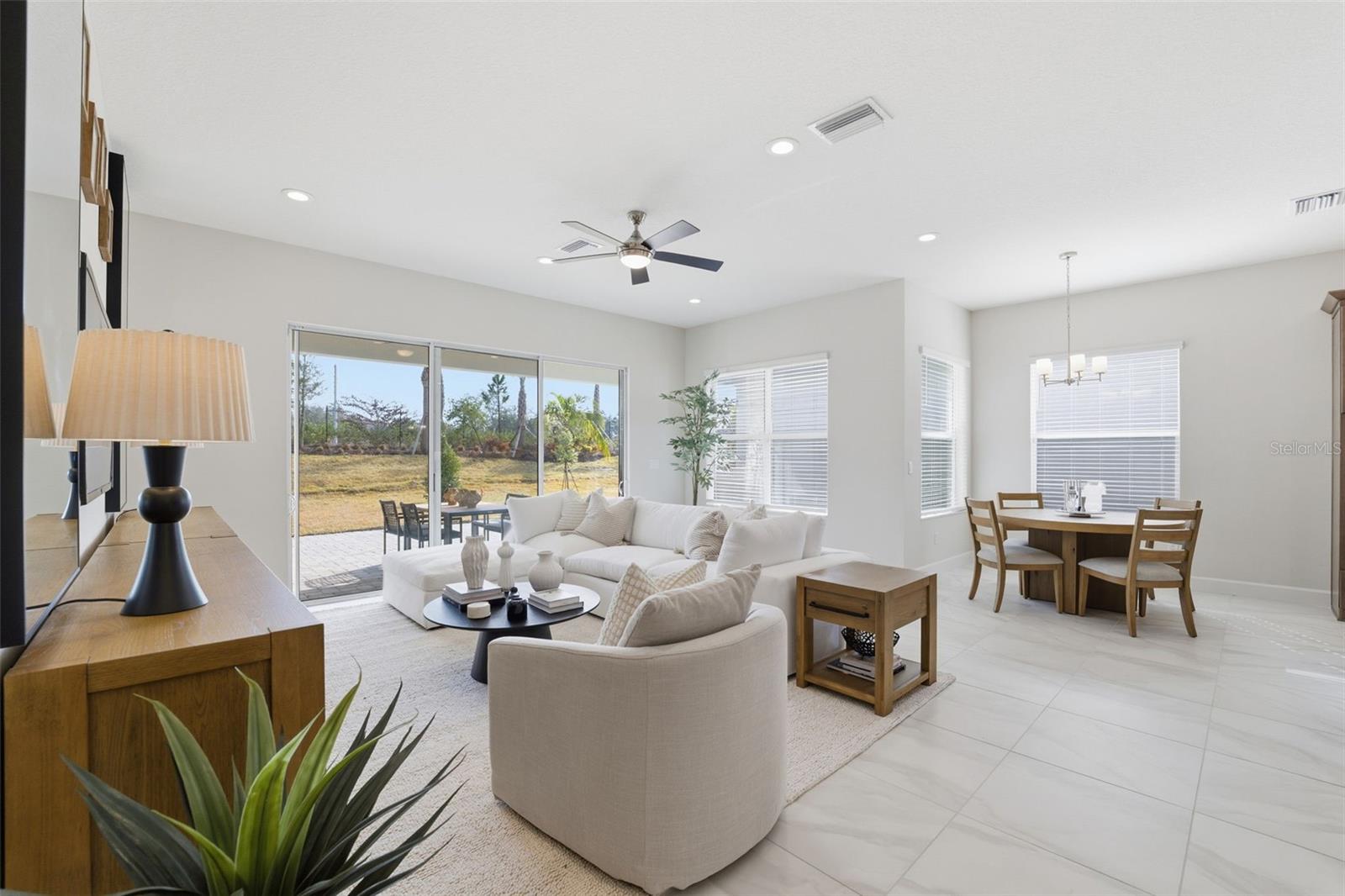 VALENCIA RIDGE - Residential