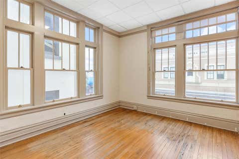 Tiny photo for 410 W Main Street, Leesburg, FL 34748 (MLS # G5056390)