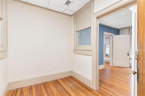 Tiny photo for 410 W Main Street, Leesburg, FL 34748 (MLS # G5056390)