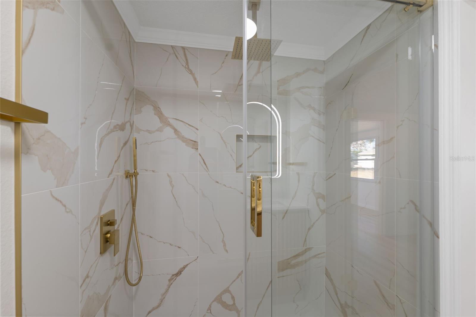 COUNTRY CLUB ESTATES - Residential