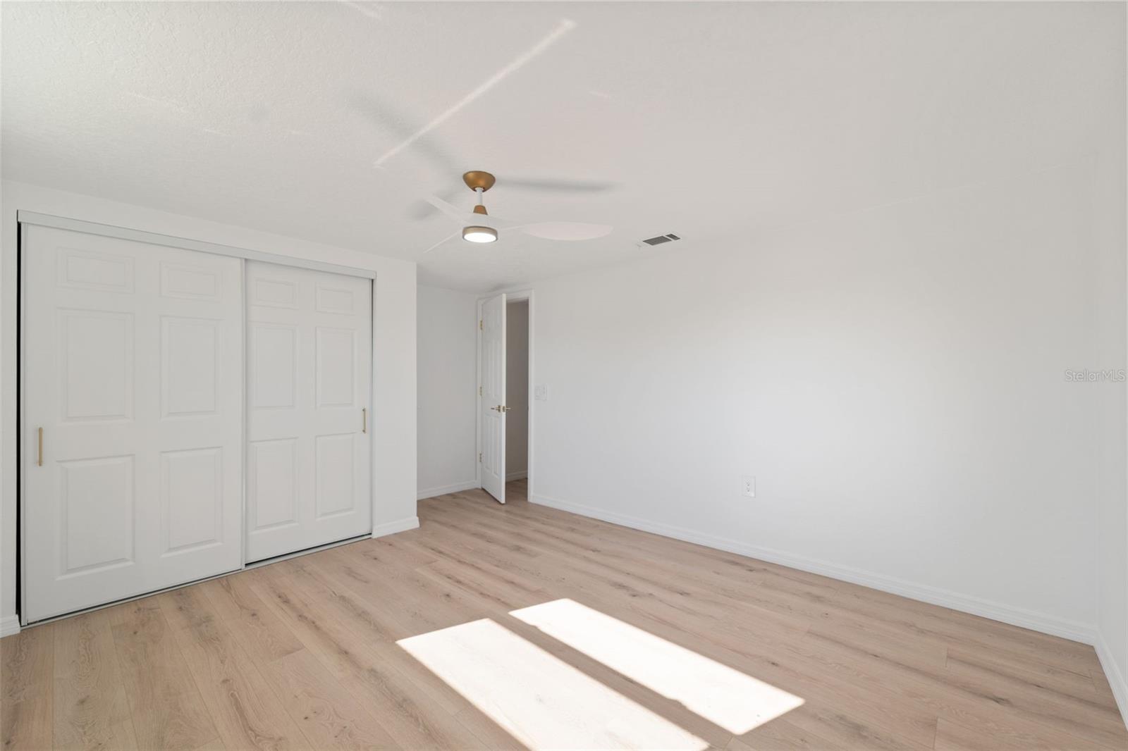 COUNTRY CLUB ESTATES - Residential