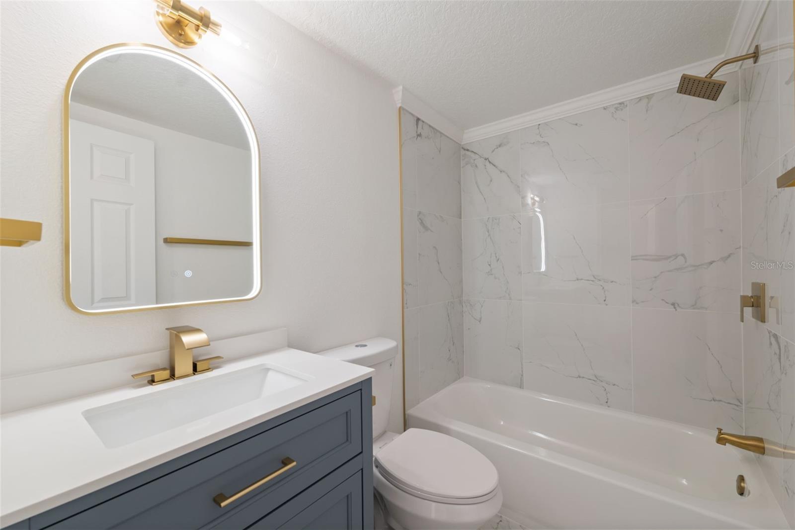 COUNTRY CLUB ESTATES - Residential