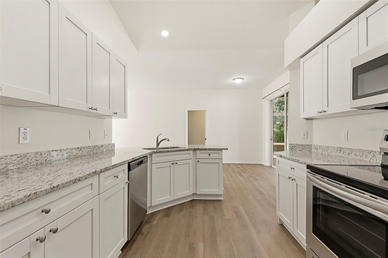 2905 EMPRESS COURT