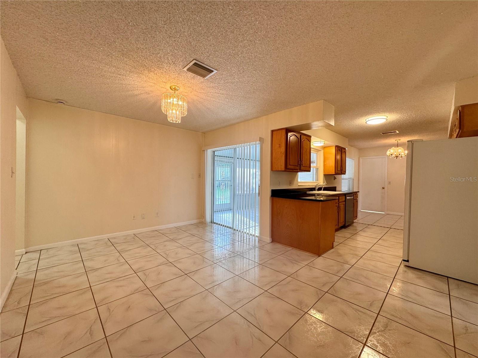 HOWELL ESTATES REP - Residential Lease