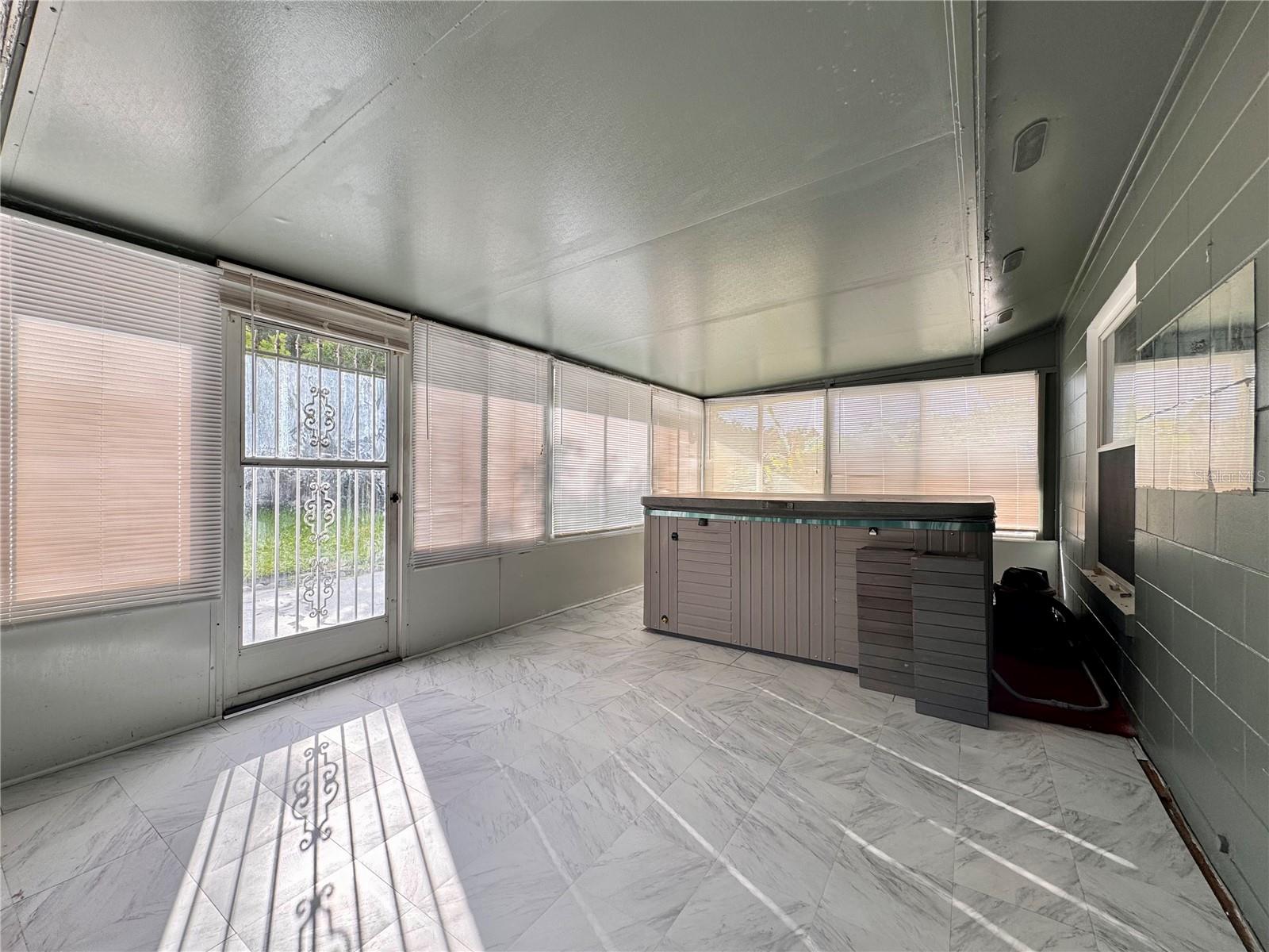 HOWELL ESTATES REP - Residential Lease