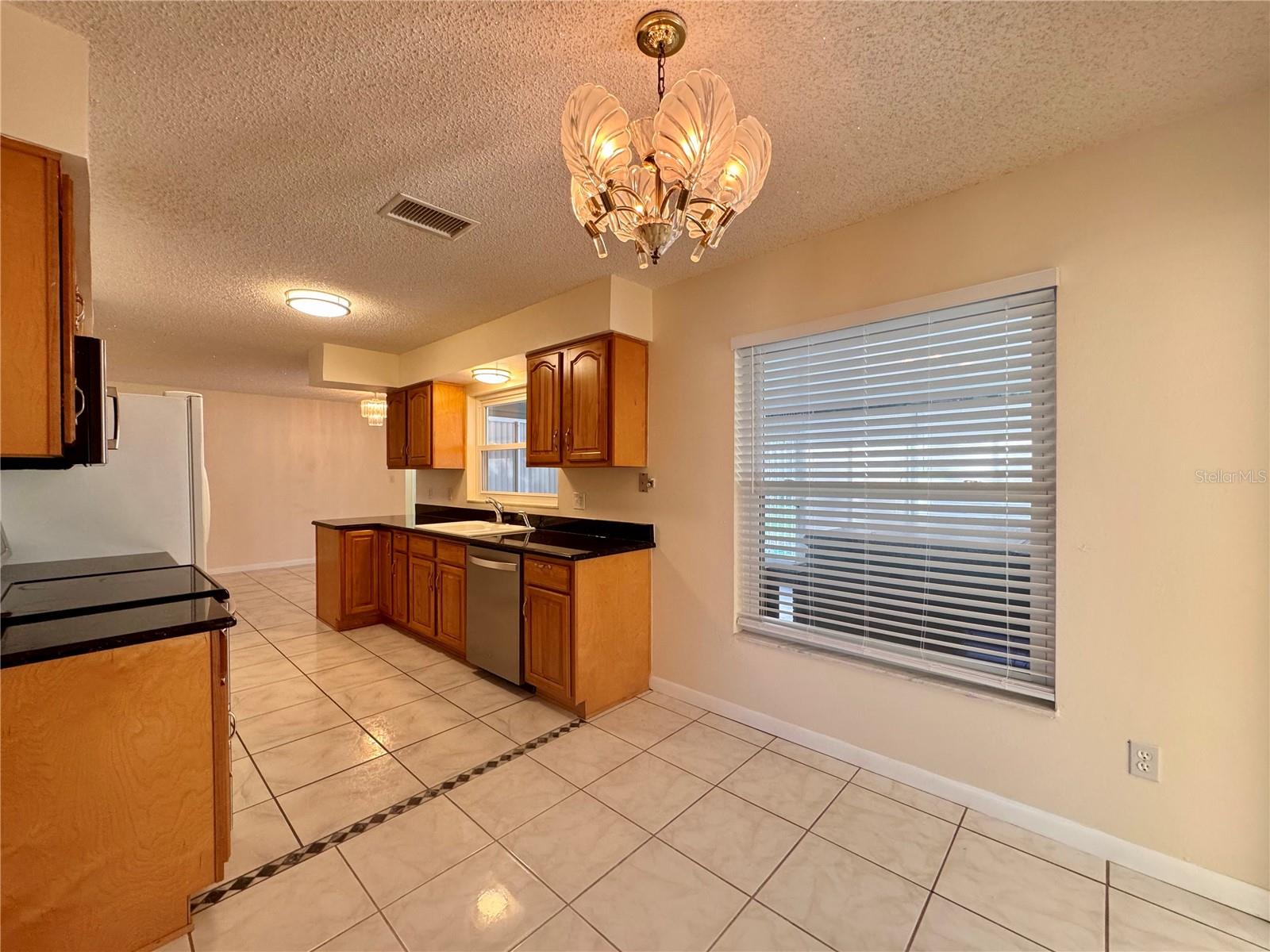 HOWELL ESTATES REP - Residential Lease