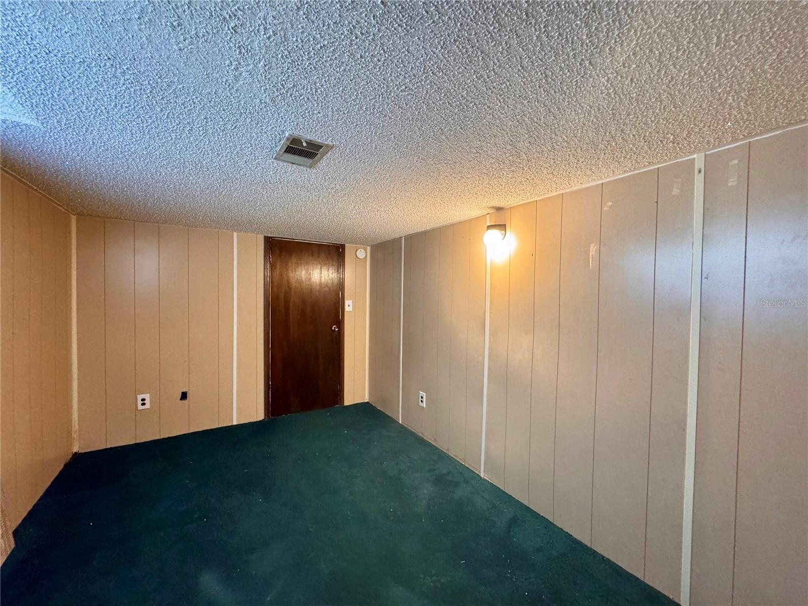 HOWELL ESTATES REP - Residential Lease