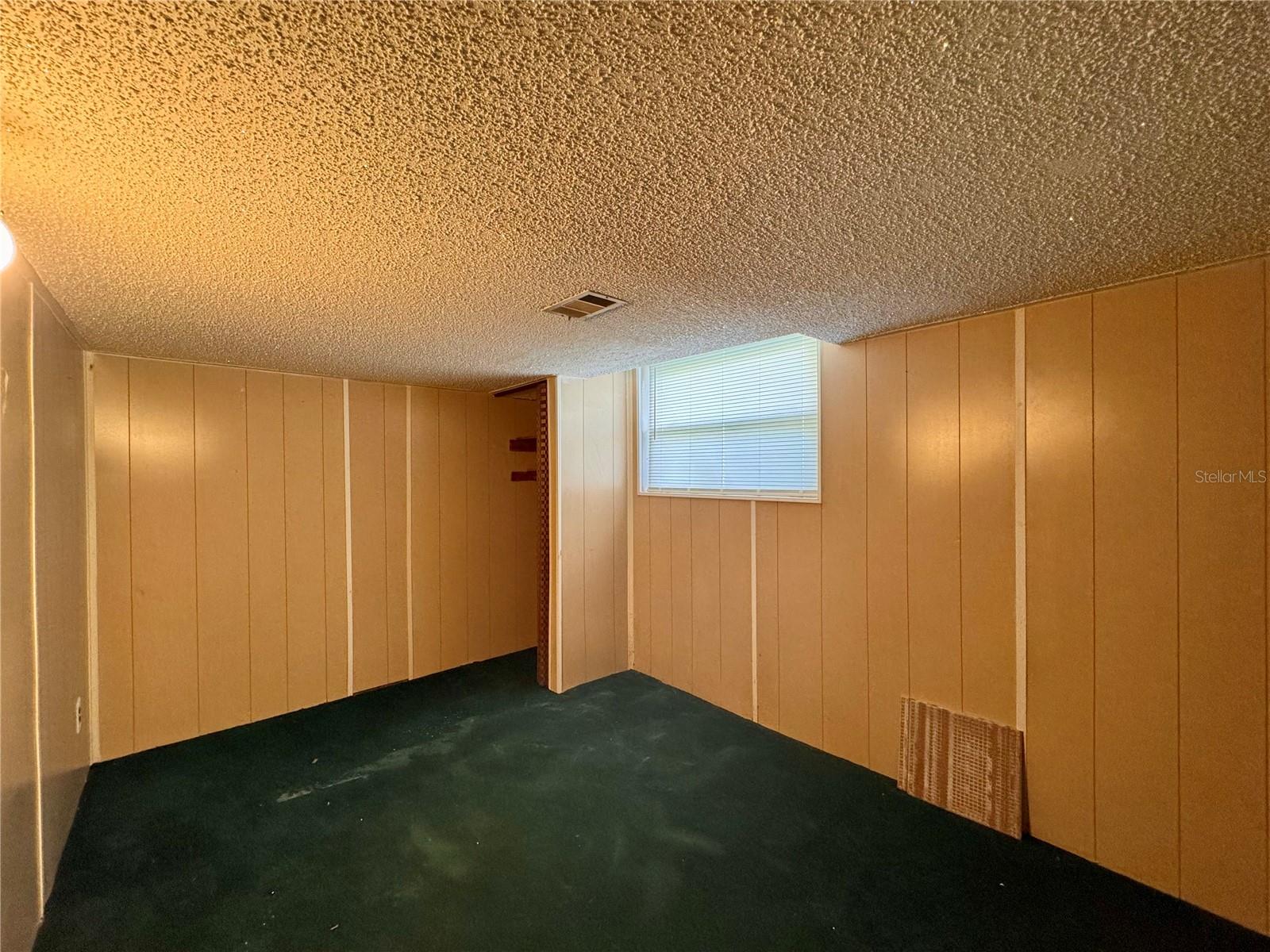 HOWELL ESTATES REP - Residential Lease