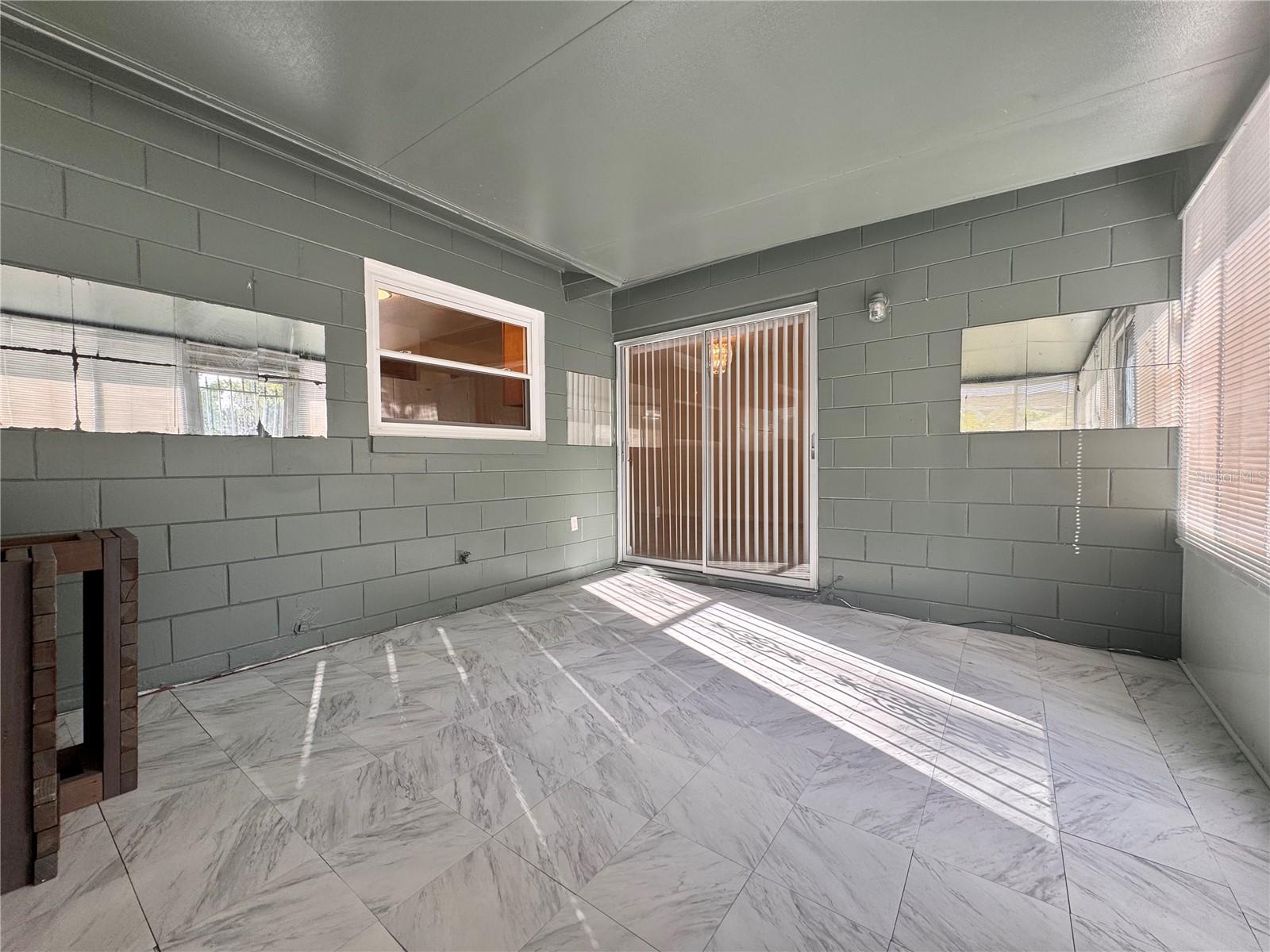 HOWELL ESTATES REP - Residential Lease