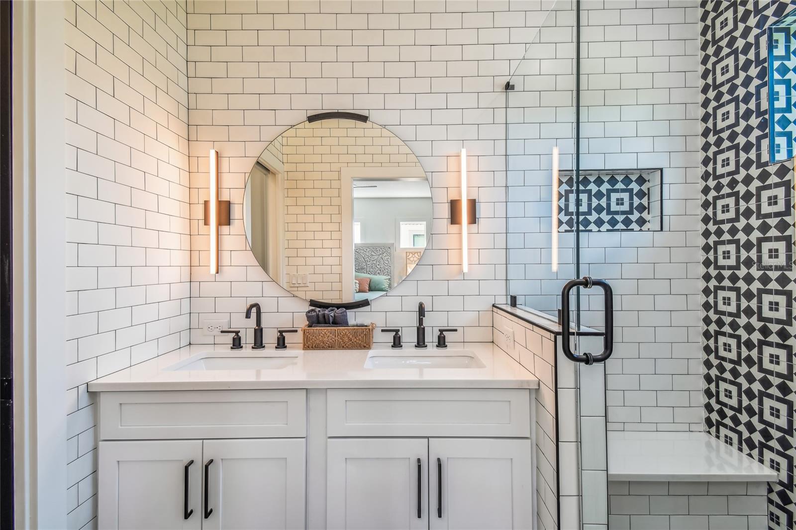 K & M ESTATES - Residential