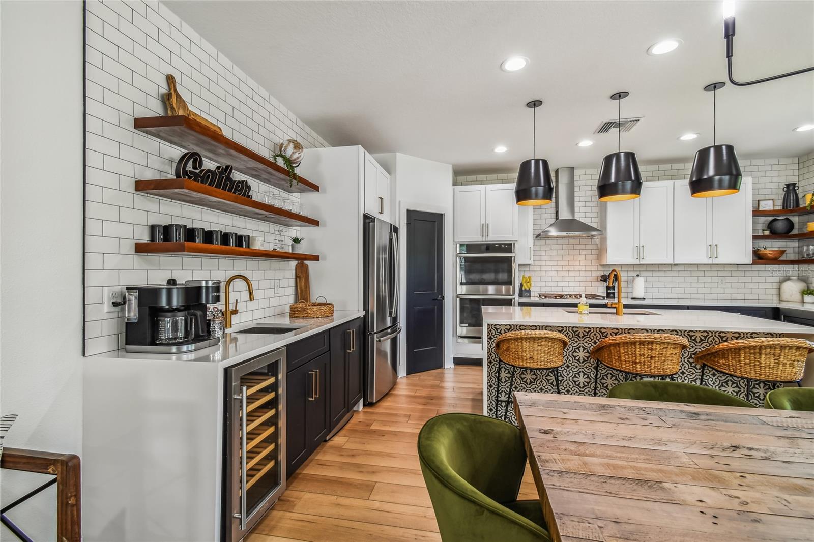 K & M ESTATES - Residential