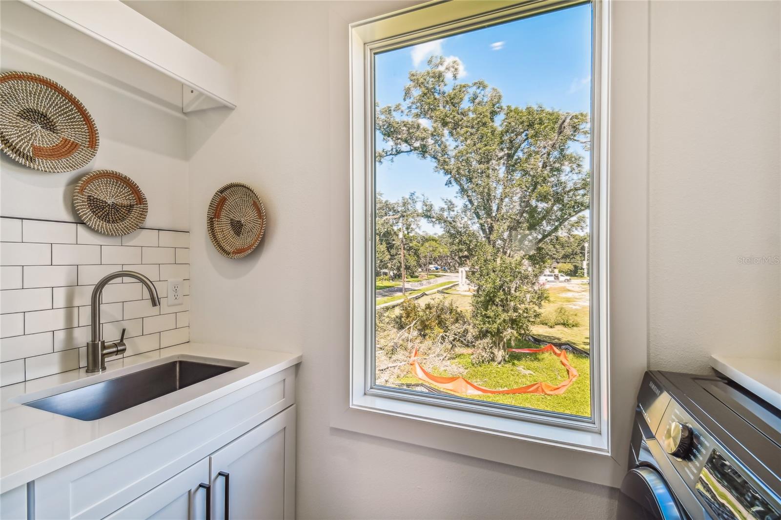 K & M ESTATES - Residential