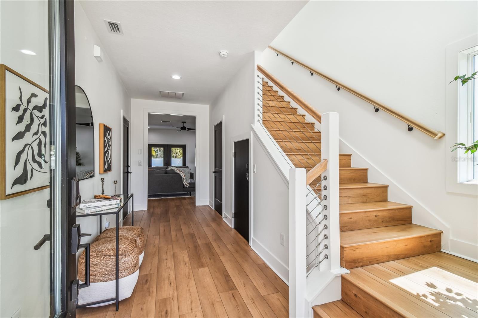 K & M ESTATES - Residential