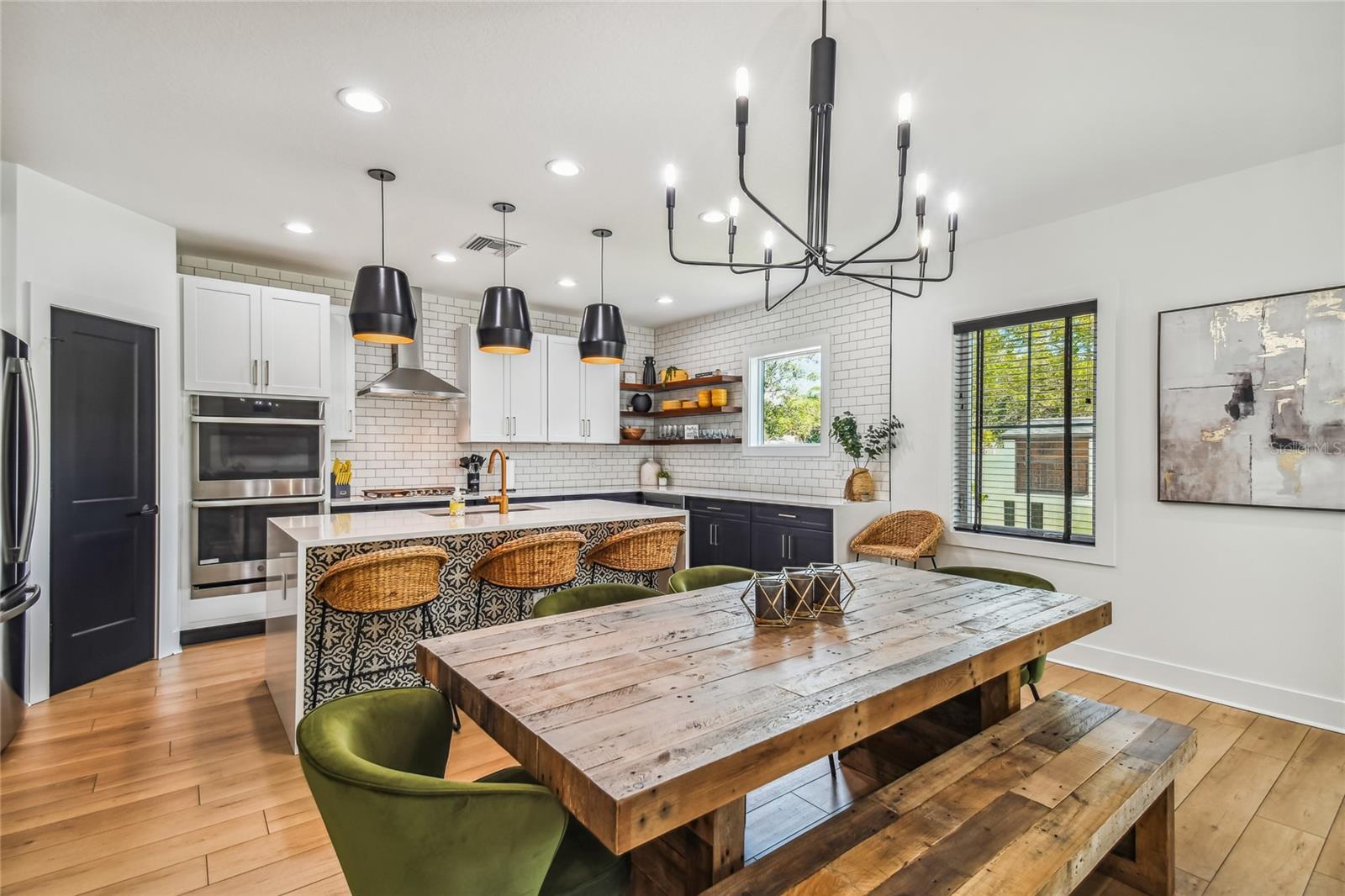 K & M ESTATES - Residential