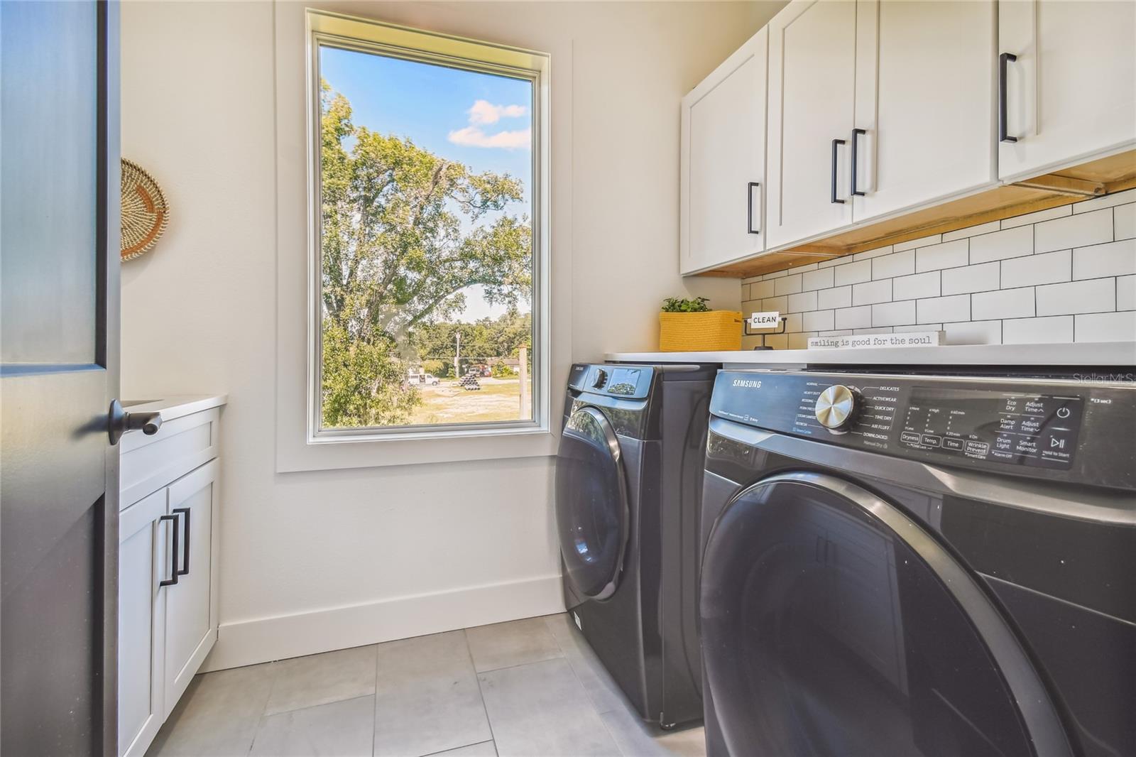 K & M ESTATES - Residential